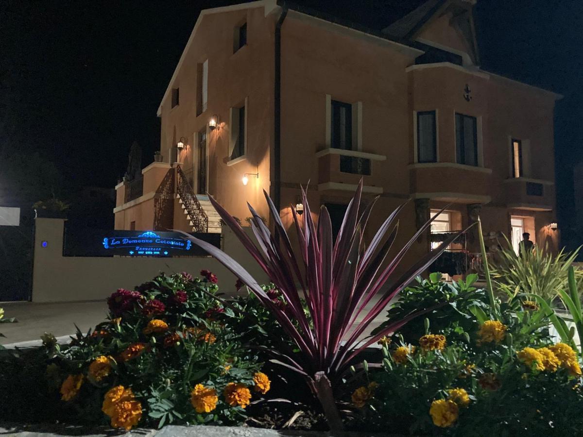 Hotel La Demeure Coloniale มอริอานี พลาจ ภายนอก รูปภาพ