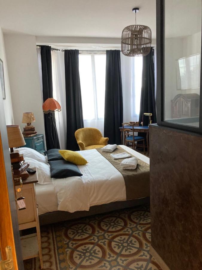 Hotel La Demeure Coloniale มอริอานี พลาจ ภายนอก รูปภาพ