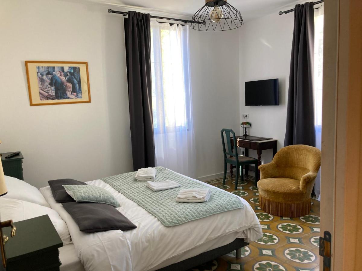 Hotel La Demeure Coloniale มอริอานี พลาจ ภายนอก รูปภาพ
